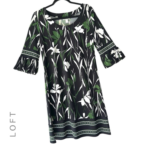 ANN TAYLOR LOFT | NWOT FLORAL BELL SLEEVE SHIFT DRESS BLACK WHITE GREEN | SIZE 6 - Picture 1 of 12